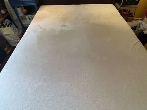 Matelas TEMPUR 140x190 avec sommier et t�te de lit Neuilly-sur-Seine (92)