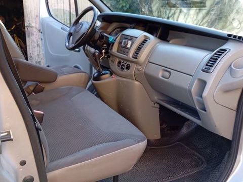 Opel Vivaro VIVARO CA 2700 C1 2.5 CDTI 145 CH EURO4 PACK CLIM EASYTRONIC 2009 occasion Les Eyzies-de-Tayac-Sireuil 24620