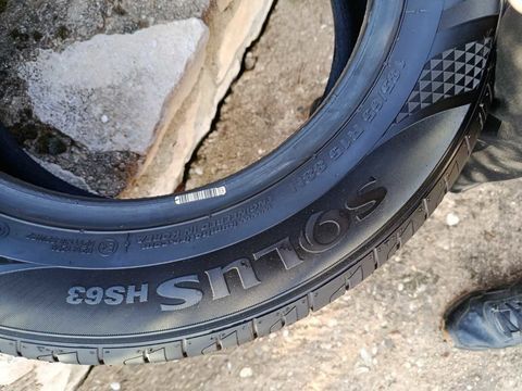 Pi&egrave;ces et &eacute;quipements Voiture Pneu voiture - roue  occasion Chanay 01420