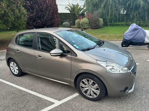 Peugeot 208 AFFAIRE 1.0 VTI 68 BVM5 CONFORT 2014 occasion Nice 06200