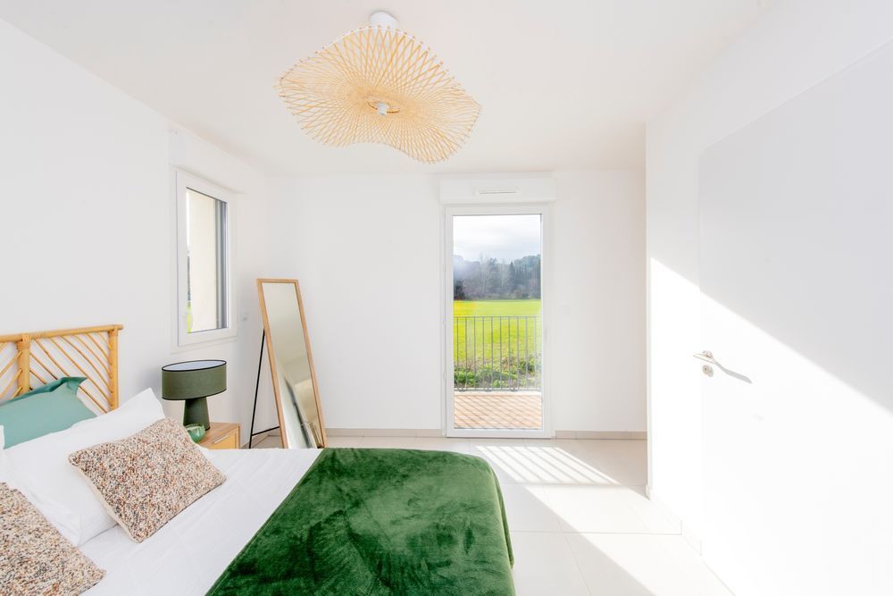 Maisons neuves   Saint-�tienne-du-Gr�s (13103)