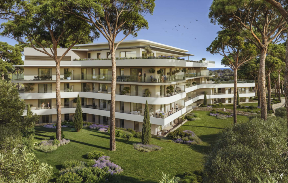   Antibes (06600)