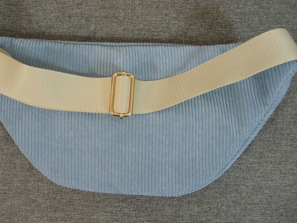 Sac Banane en Velours Bleu Ciel avec 2 Poches Zipp&eacute;es Maroquinerie