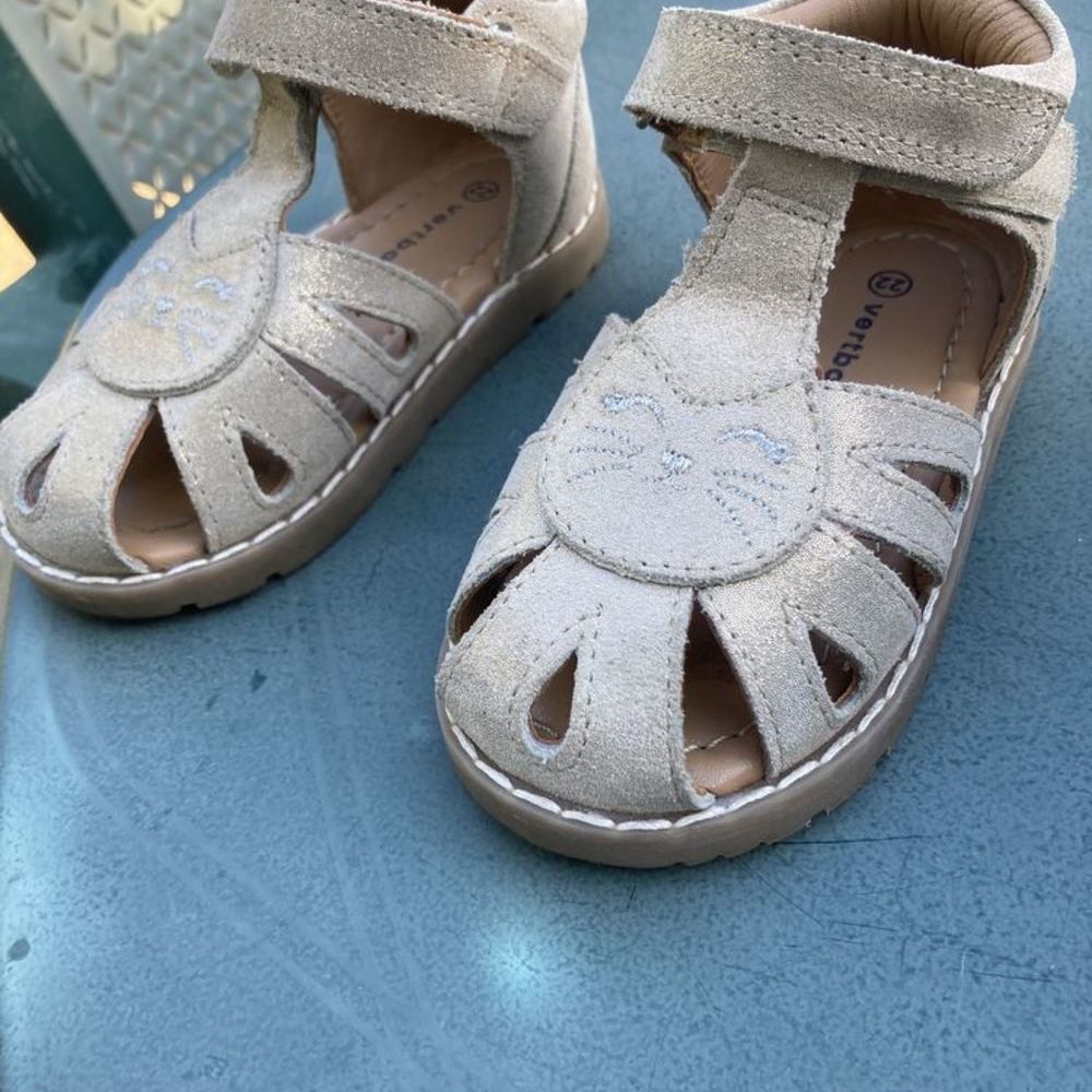 Chaussures fille marque petit pas de g&eacute;ant neuve Chaussures enfants