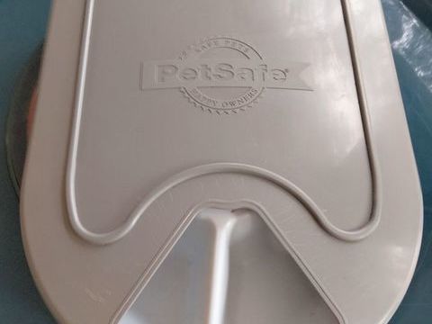 Distributeur rotatif de croquettes pour chat ou petit chien. 40 13760 Saint-cannat