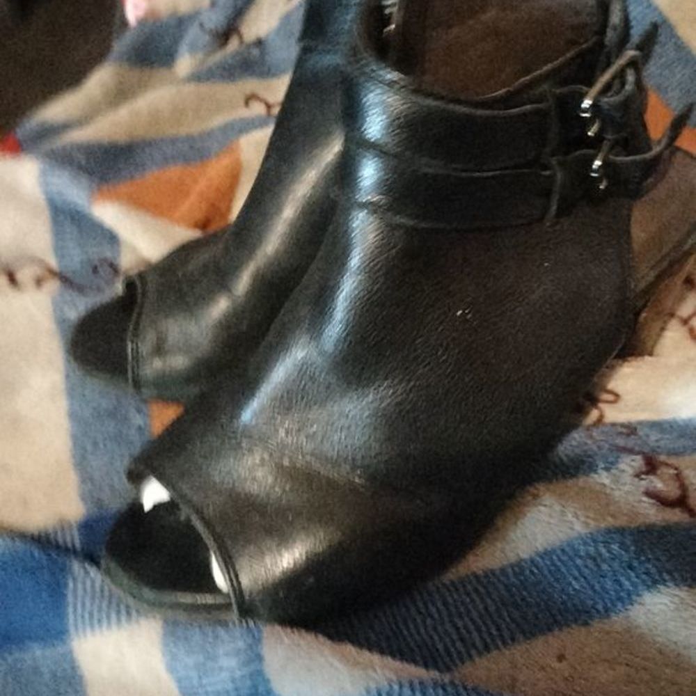 Sandales cuir bocage innovation pointure 37 tr&egrave;s bon &eacute;tat Chaussures
