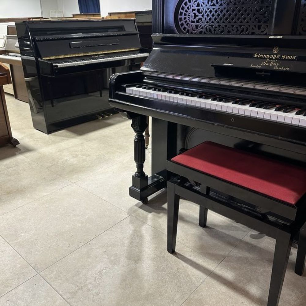 Piano droit + transport offert ? Instruments de musique
