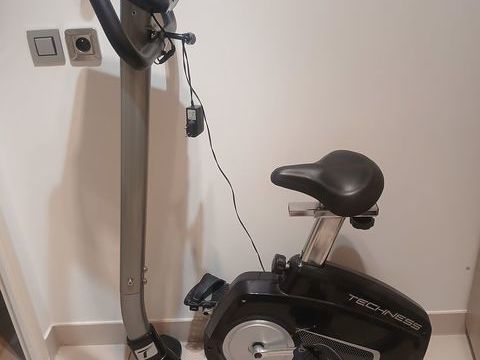 A VENDRE VELO D'APPARTEMENT TECNESS SB800
Très peux servi 300 Nanterre (92)