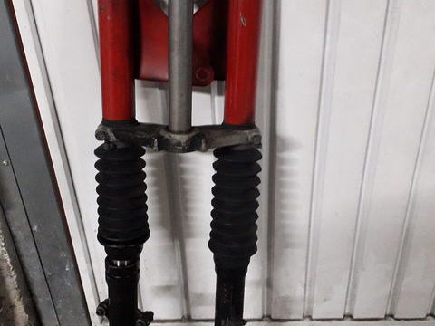 Pi&egrave;ces et &eacute;quipements Moto - Scooter - Quad Pi&egrave;ces et &eacute;quipements Moto - Scooter - Quad  occasion Cagnes-sur-Mer 06800