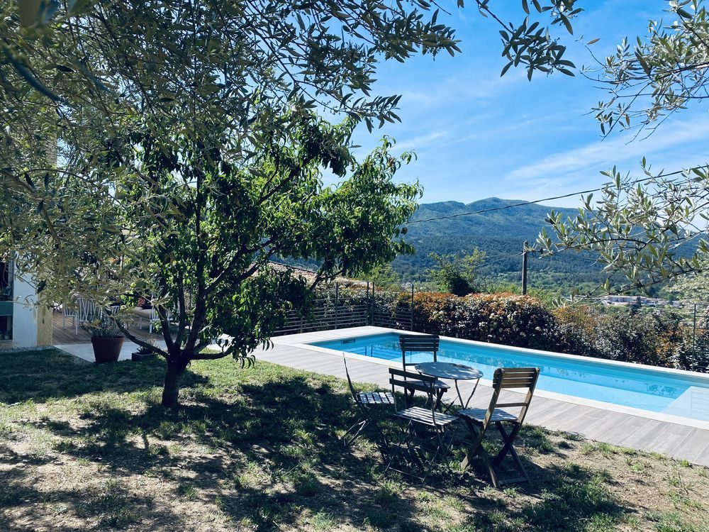 � vendre  Villa Saint-Zacharie (83640)