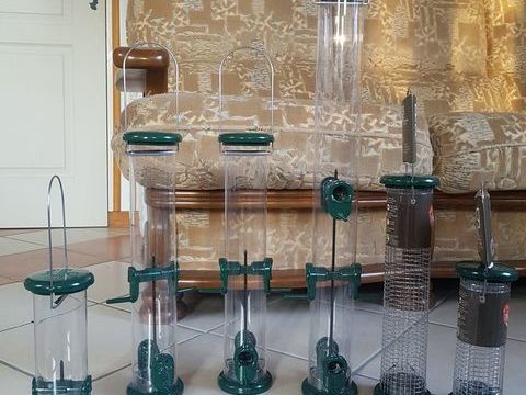 Mangeoires silo pour oiseaux du jardin 25 45230 La bussi�re
