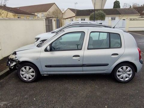 Renault Clio II Clio 1.5 dCi - 80 Expression 2003 occasion Fontenay-Tr&eacute;signy 77610
