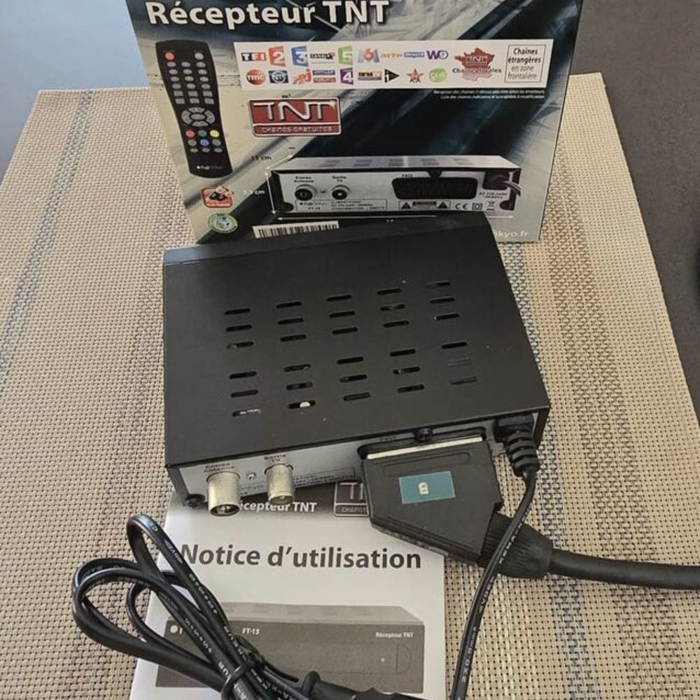 R&eacute;cepteur d&eacute;codeur TNT complet FUJIONKYO, FT-15 Neuf Photos/Video/TV