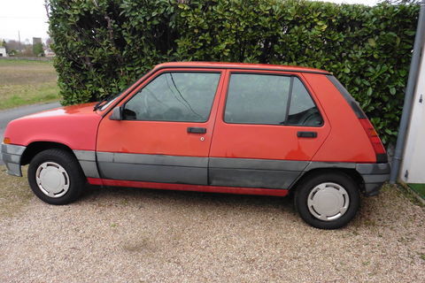 RENAULT Voiture 1989 occasion Ch&acirc;teauroux 36000