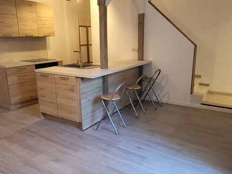   Petite maison 52 m. Carr�s plus d�pendance plus terrain Maison - 3 pi�ce(s) - 52 m�