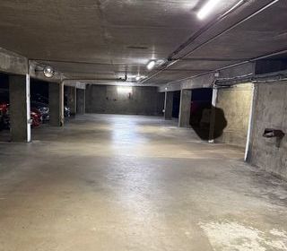  Parking / Garage � louer 10 m�