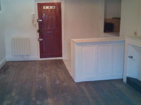   F2 de 44 M� au centre de Tonnerre Appartement - 2 pi�ce(s) - 44 m�