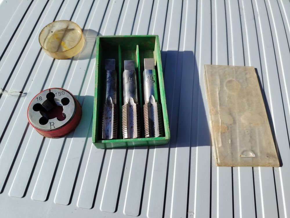 18x150 jeu tarauds filiere Bricolage