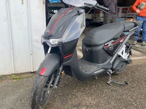 Scooter E-MAX 2023 occasion Bordeaux 33000