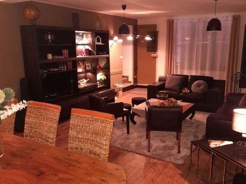   ensemble immobilier 28 pieces Maison - 15 + pi�ce(s) - 550 m�