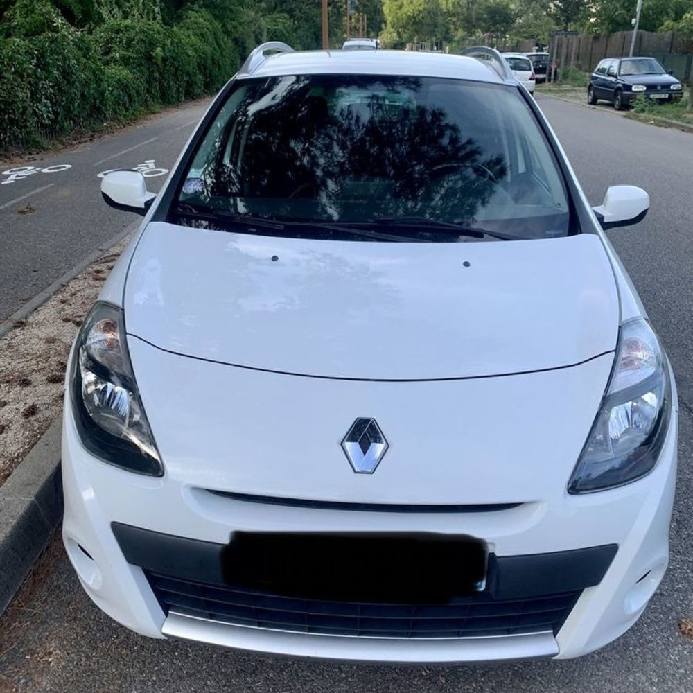 Clio III Estate Clio Estate III Tce 100 eco2 Exception TomTom Euro 5 2011 occasion 38320 Eybens