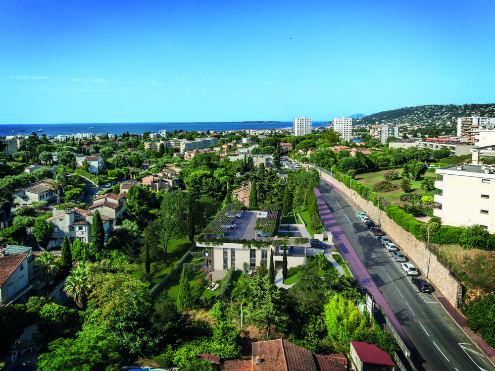  Antibes (06600)