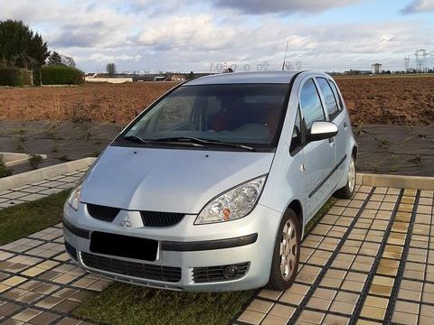 Mitsubishi Colt 1.3 Instyle 2004 occasion Montlh&eacute;ry 91310