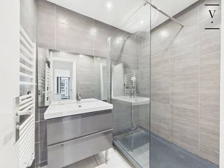  Appartement � vendre 5 pi�ces 124 m� Paris