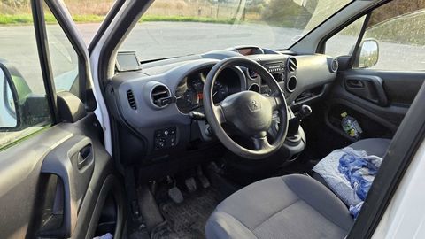 Peugeot Partner PARTNER FGN 120 L1 1.6 HDI 92 FAP PACK CD CLIM PLUS 2016 occasion Ch&acirc;teau-Gaillard 01500