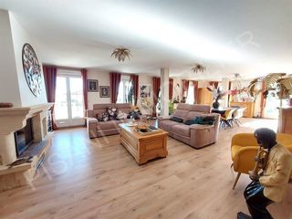  Maison � vendre 9 pi�ces 240 m�