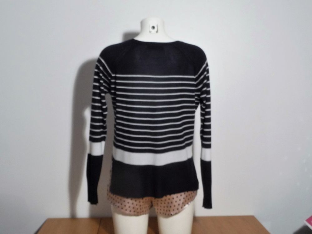Pull L&eacute;ger Bleu Marine &agrave; Rayures Horizontales Blanc- Zara Vêtements