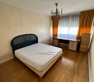  Appartement � louer 5 pi�ces 131 m�