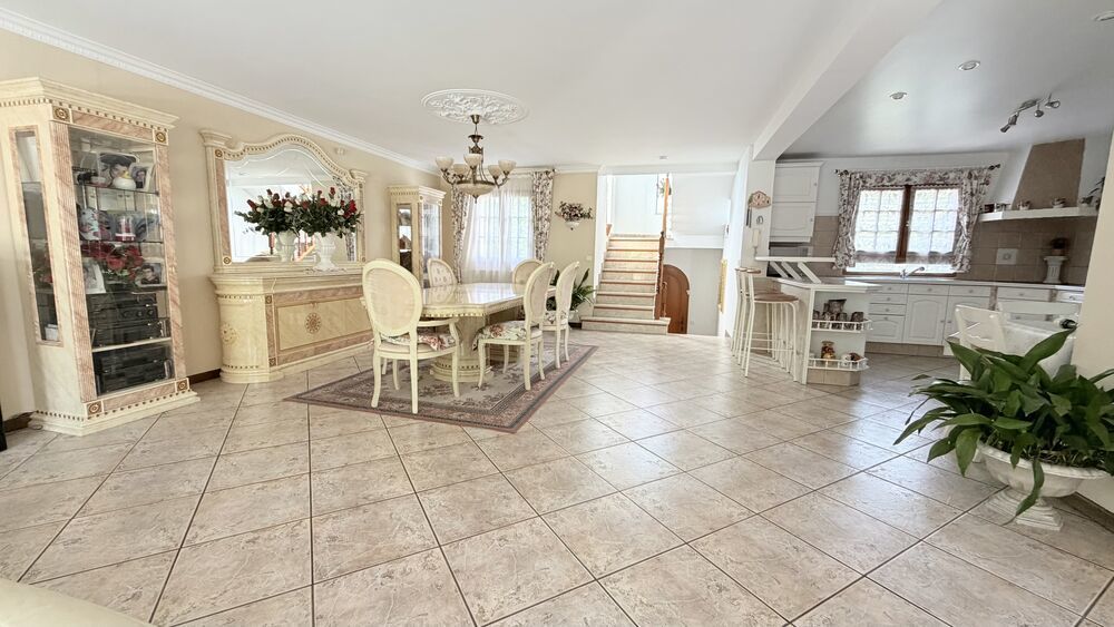 Vente Maison BIEN ARCHITECTE 265 m2.Sous sol 100 m2(Hsp3m),Jardin 669m2, Noisy-le-sec
