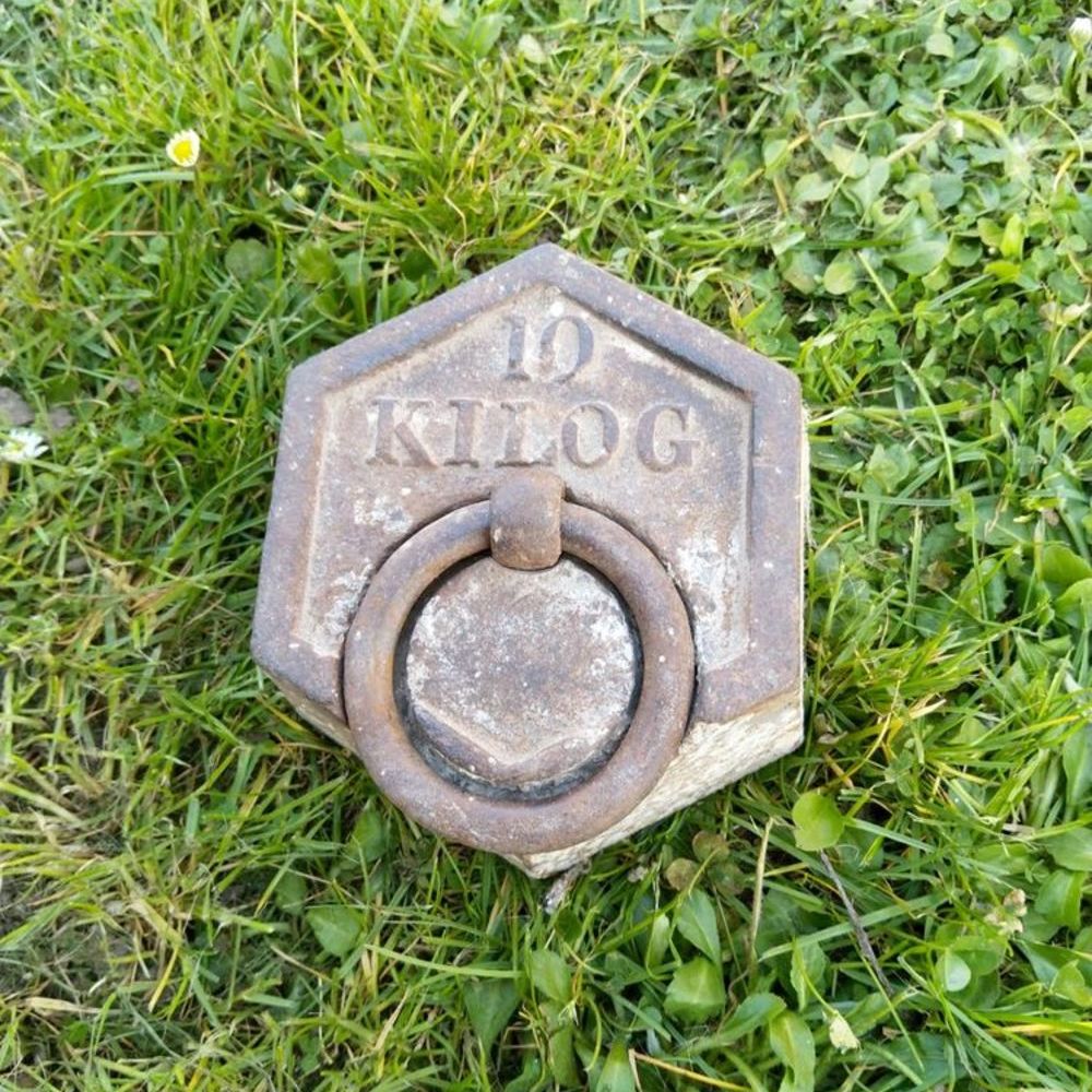 Poids anciens en fonte
Bricolage