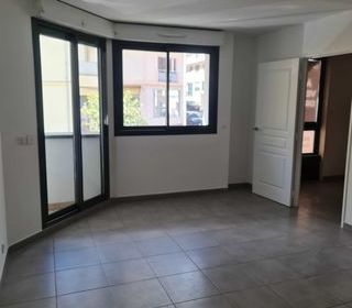  Appartement � vendre 3 pi�ces 70 m� Antibes