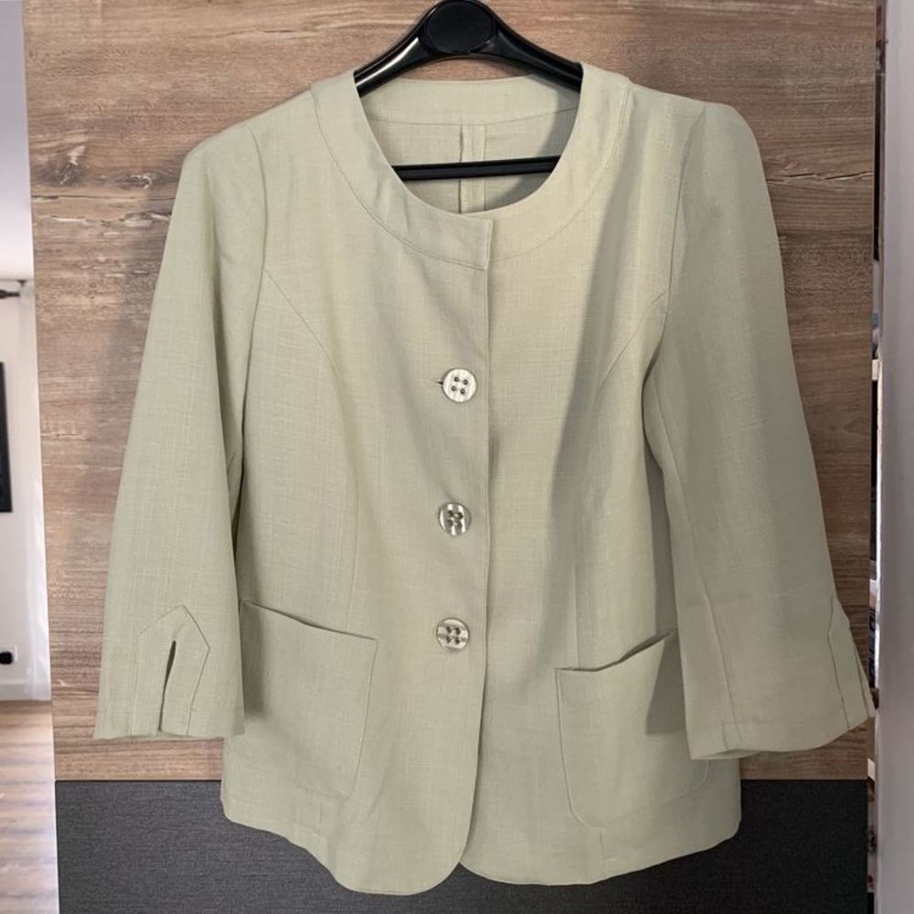 Vends Veste d' &eacute;t&eacute; femme couleur vert clair Vêtements