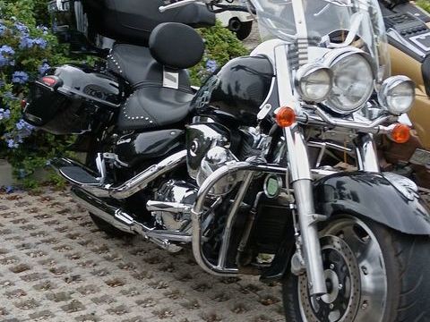 Moto SUZUKI 1999 occasion B&eacute;ziers 34500