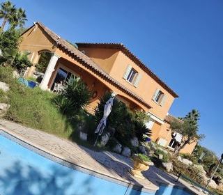  Villa � vendre 6 pi�ces 210 m�