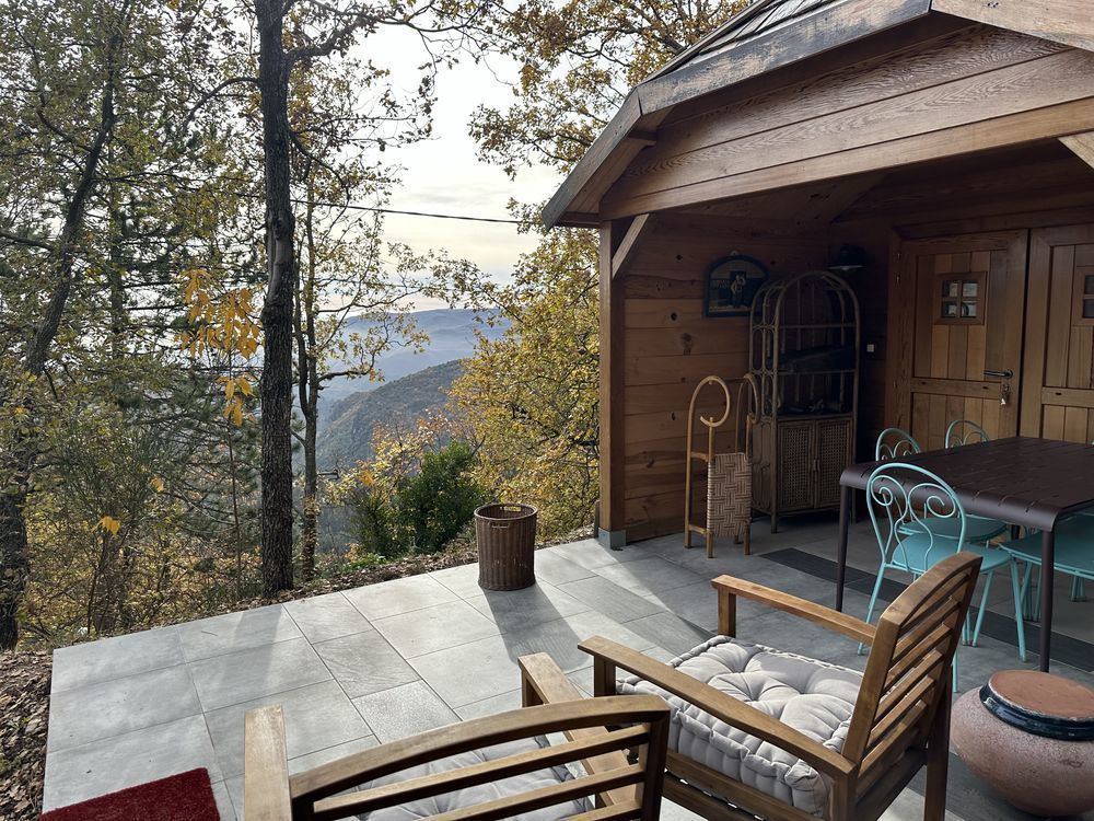 � vendre  Propri�t�/ch�teau Revest-les-Roches (06830)