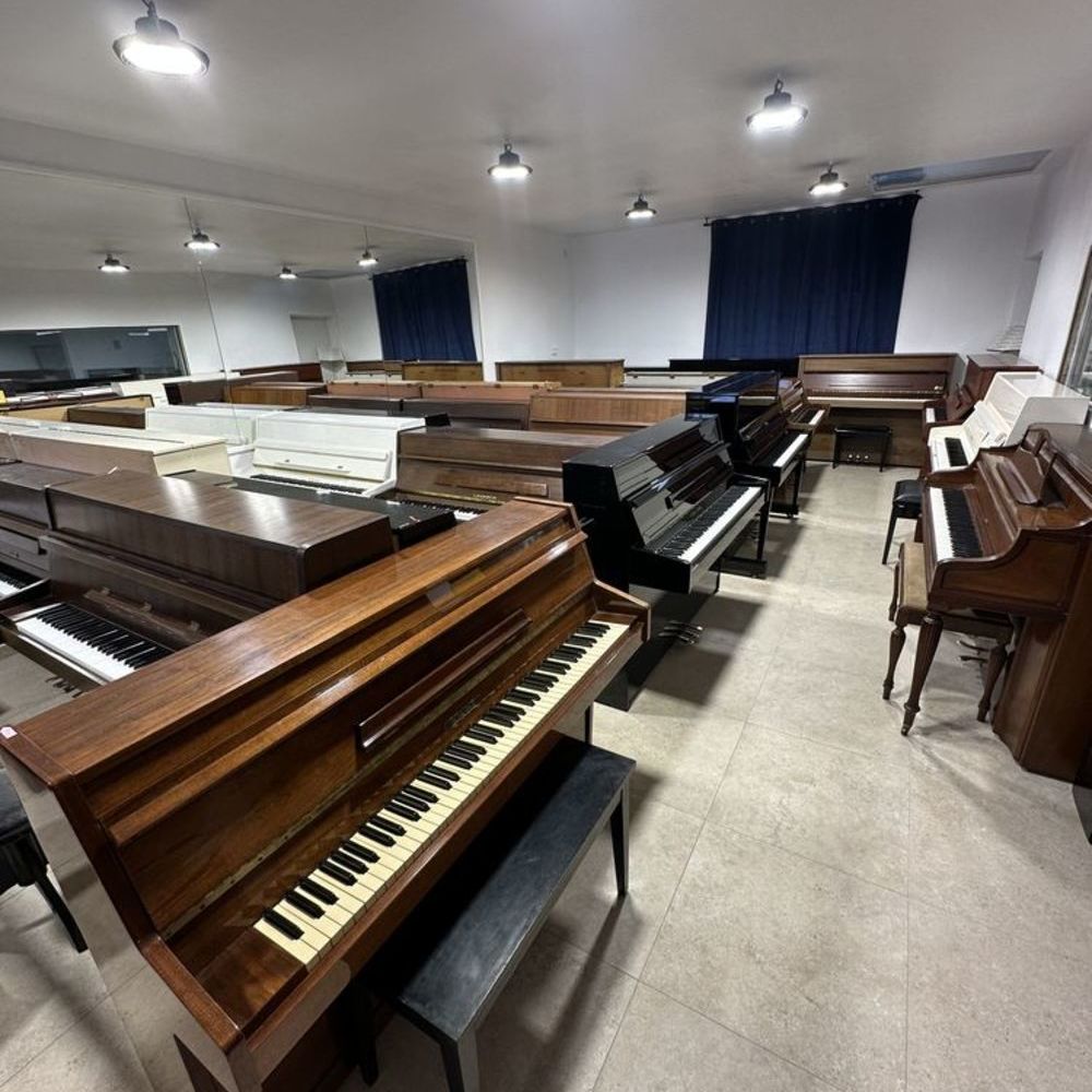 Piano droit + transport offert ? Instruments de musique