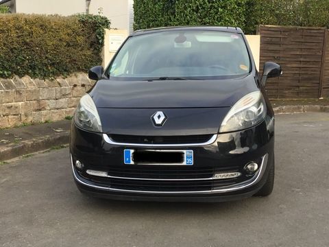 Renault Sc&eacute;nic III Attelage et toit panoramique 2012 occasion Dinard 35800