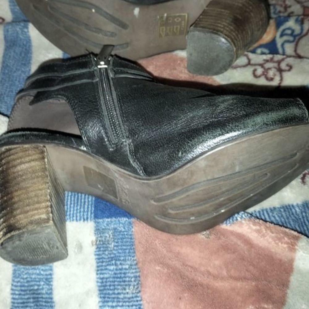 Sandales cuir bocage innovation pointure 37 tr&egrave;s bon &eacute;tat Chaussures