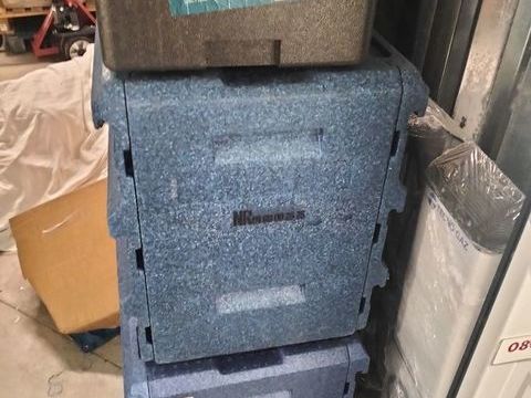 3 caisse isotherme 2 therninove 1 polyboxe 280 94320 Thiais