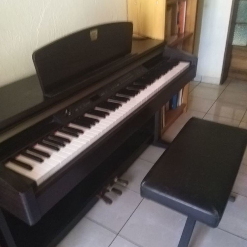 Piano Claviers Yamaha clavinova excellent &eacute;tat Instruments de musique