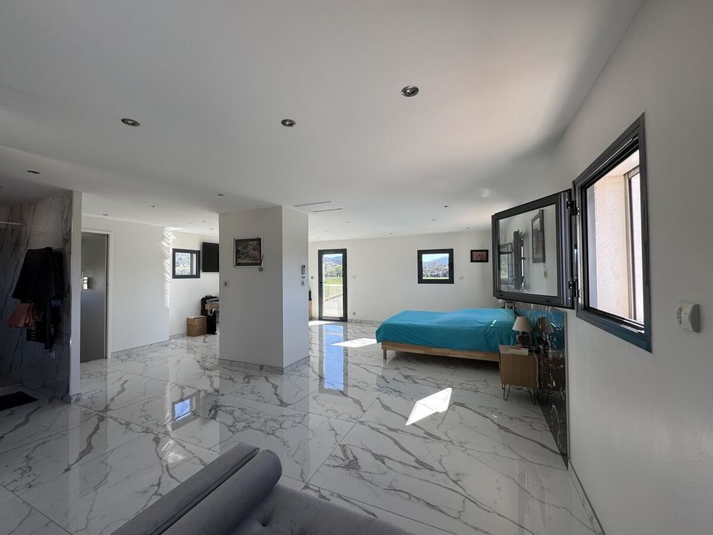 � vendre  Maison Pierrefeu-du-Var (83390)