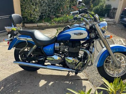 Moto TRIUMPH 2012 occasion Rustrel 84400