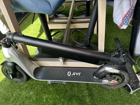 Trottinettes adultes.  JIVR. 500 Agde (34)