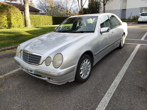 Mercedes Classe E E220 CDI El&eacute;gance 2001 occasion Saint-Trivier-de-Courtes 01560