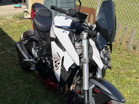 Moto SUZUKI 2022 occasion Laroin 64110