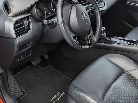 Toyota C-HR Hybride 2.0L Premi&egrave;re 2020 occasion Nantes 44000